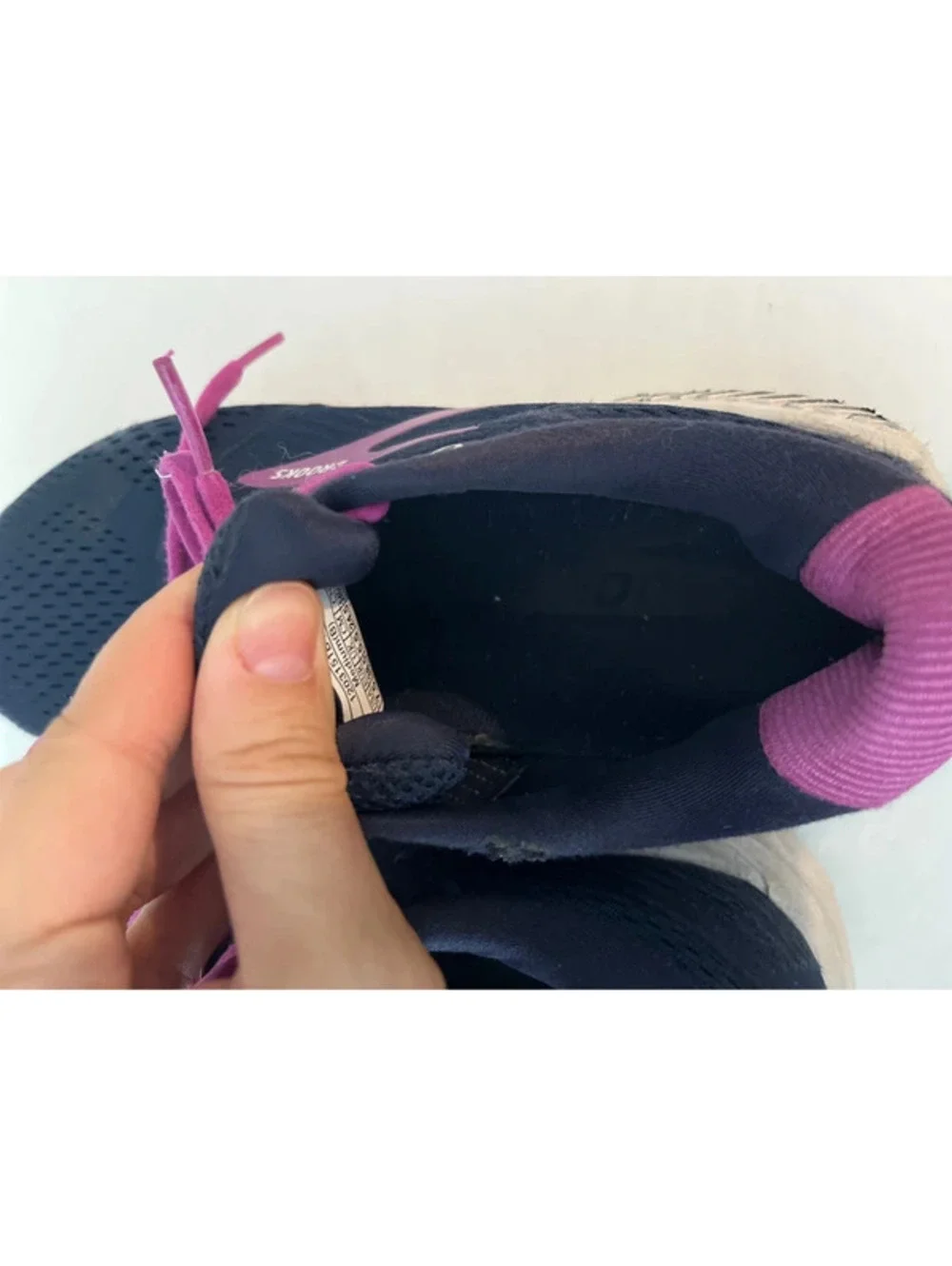 Brooks Ariel Running Shoes Women’s Size 7.5 Navy blue purple Sneakers